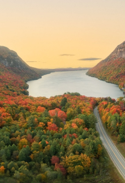 Lake Willoughby fall foliage in vermont